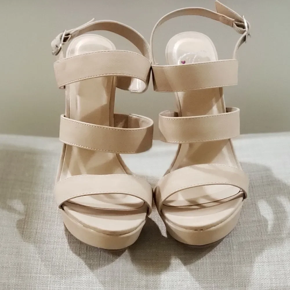 Sexy nude strapy heels